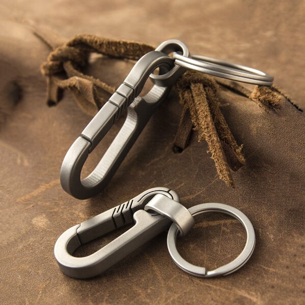 Titanium Schlüsselanhänger Karabiner Inkl. Schlüsselring Premium Schutzhülle Autoschlüssel Case