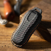 Carocase Carbon Schlüsselhülle für Porsche Autoschlüssel (Typ PE2) | Premium Carbon-Look Leder-Schutzhülle Premium Autoschlüssel Schutzhülle - Detailansicht 3