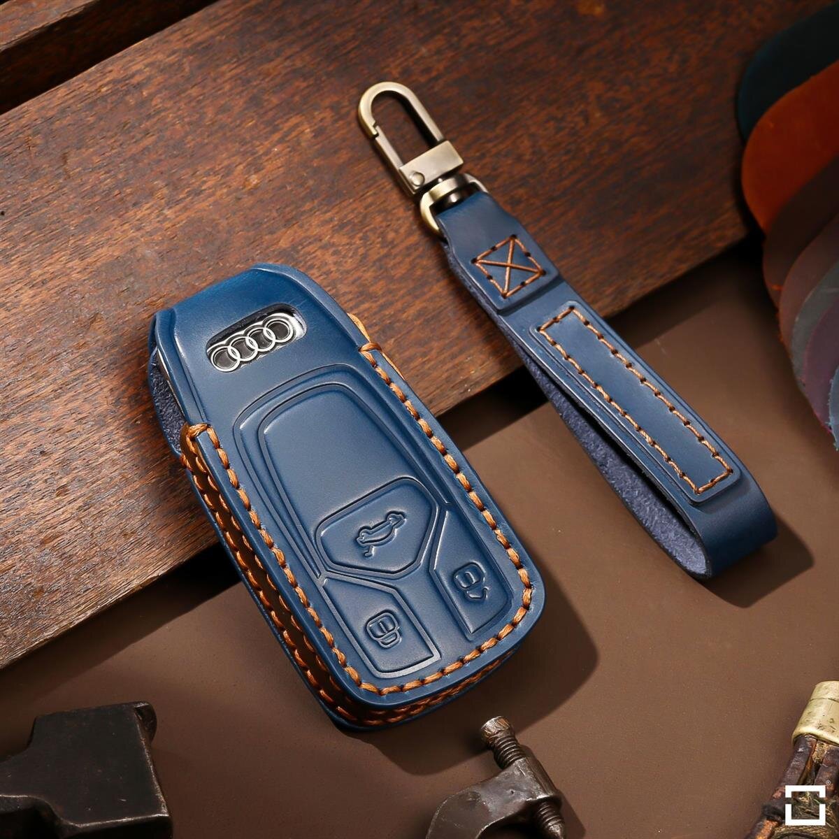 Premium Leder Schlüsselhülle / Schutzhülle (LEK64) passend für Audi Schlüssel inkl. Karabiner + Lederband Premium Autoschlüssel Schutzhülle - Detailansicht 3